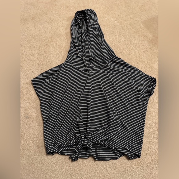 lululemon athletica Tops - lululemon hooded tie crop top size